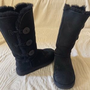 ❄️UGG button up boots❄️